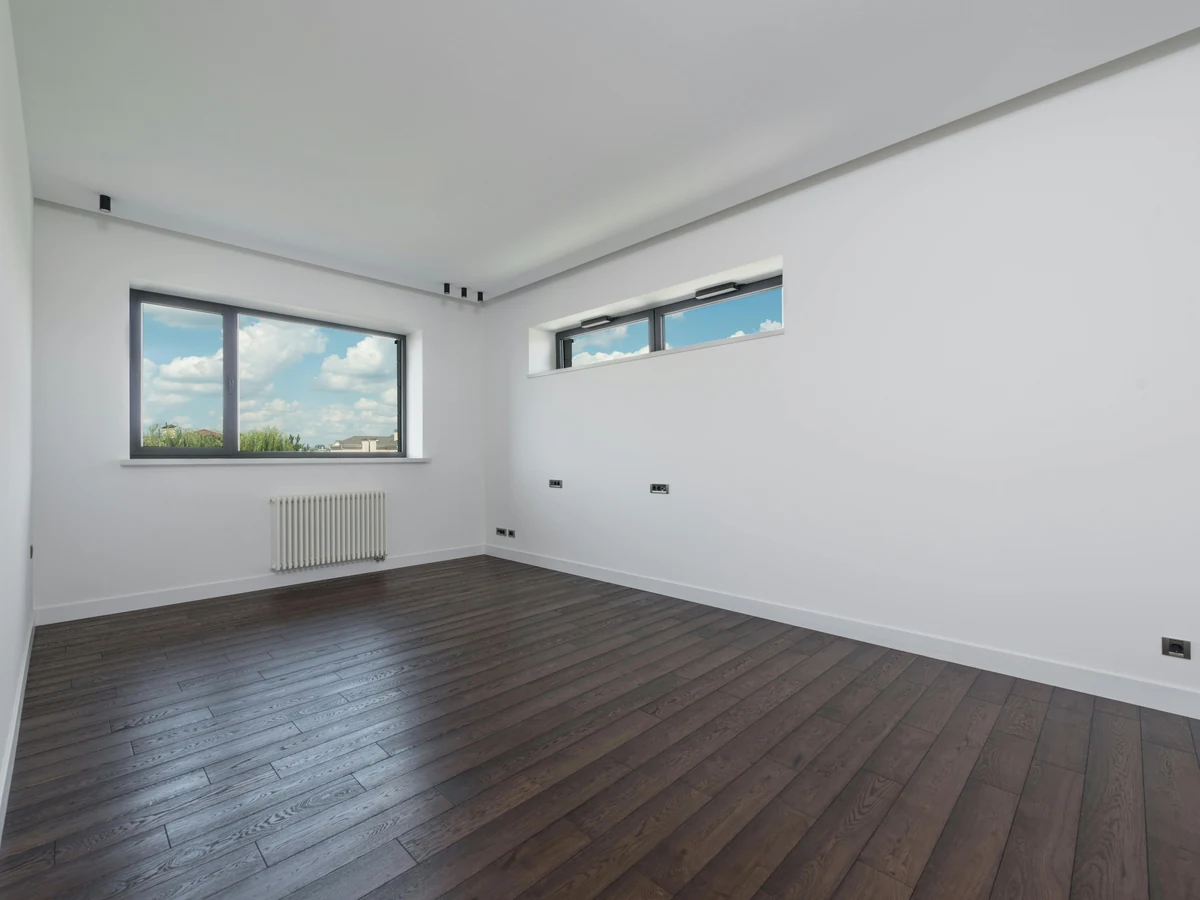 interior-painting-empty-white-room-lincoln-decorators-2 Empty white room interior painting in Lincoln by Lincoln Decorators