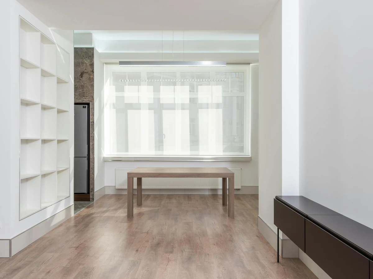 interior-painting-minimal-white-room-lincoln-decorators Minimal white room interior painting in Lincoln by Lincoln Decorators