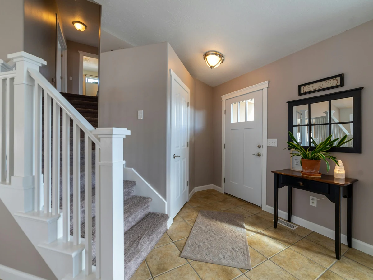 staircase-painting-hallway-staircase-white-lincoln-decorators White hallway and staircase painting by Lincoln Decorators